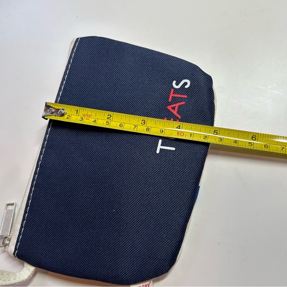 Ellen Degeneres LOVE clutch wristlet insulated dog treat bag. - Picture 5 of 7